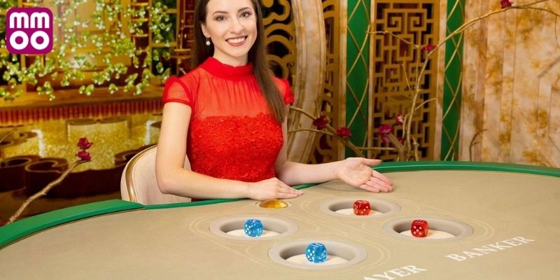 Điểm số được tính bằng tổng hai mặt xúc xắc